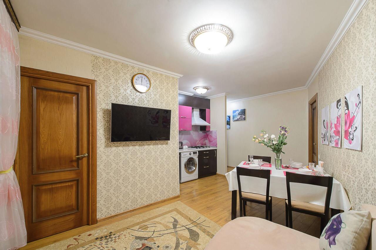 Золотой Квадрат Шевченко 75 Apartment Almaty Exterior photo